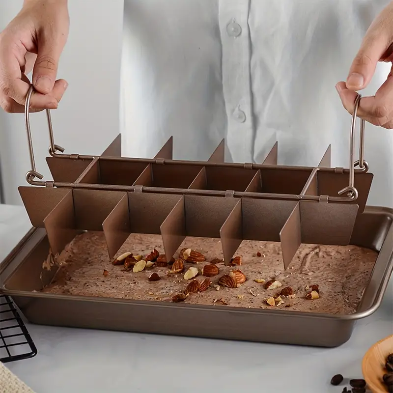 Brisé Non-Stick Brownie Pan - Image 5