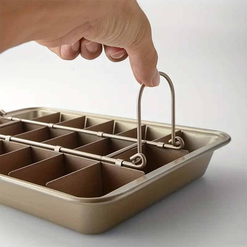 Brisé Non-Stick Brownie Pan - Image 6