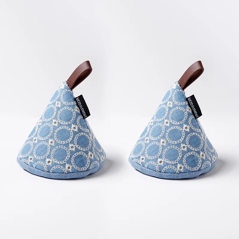 Brooklin Patchwork Oven Mitts - Image 4