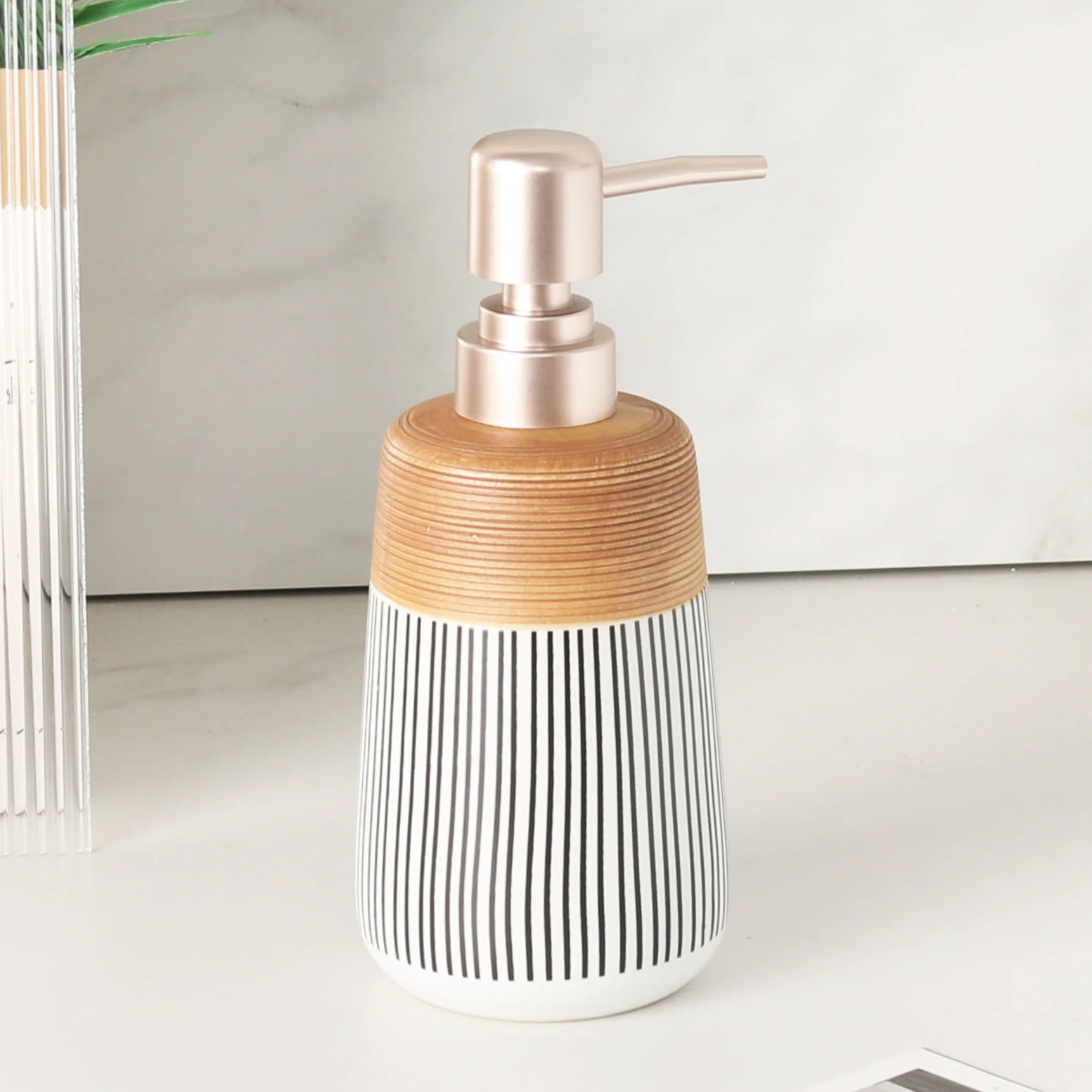 Chét Ceramic Soap Dispenser - Image 2