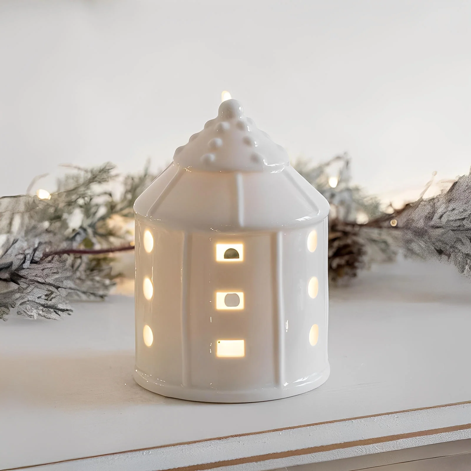 Dale Ceramic Tealight Village - Image 3