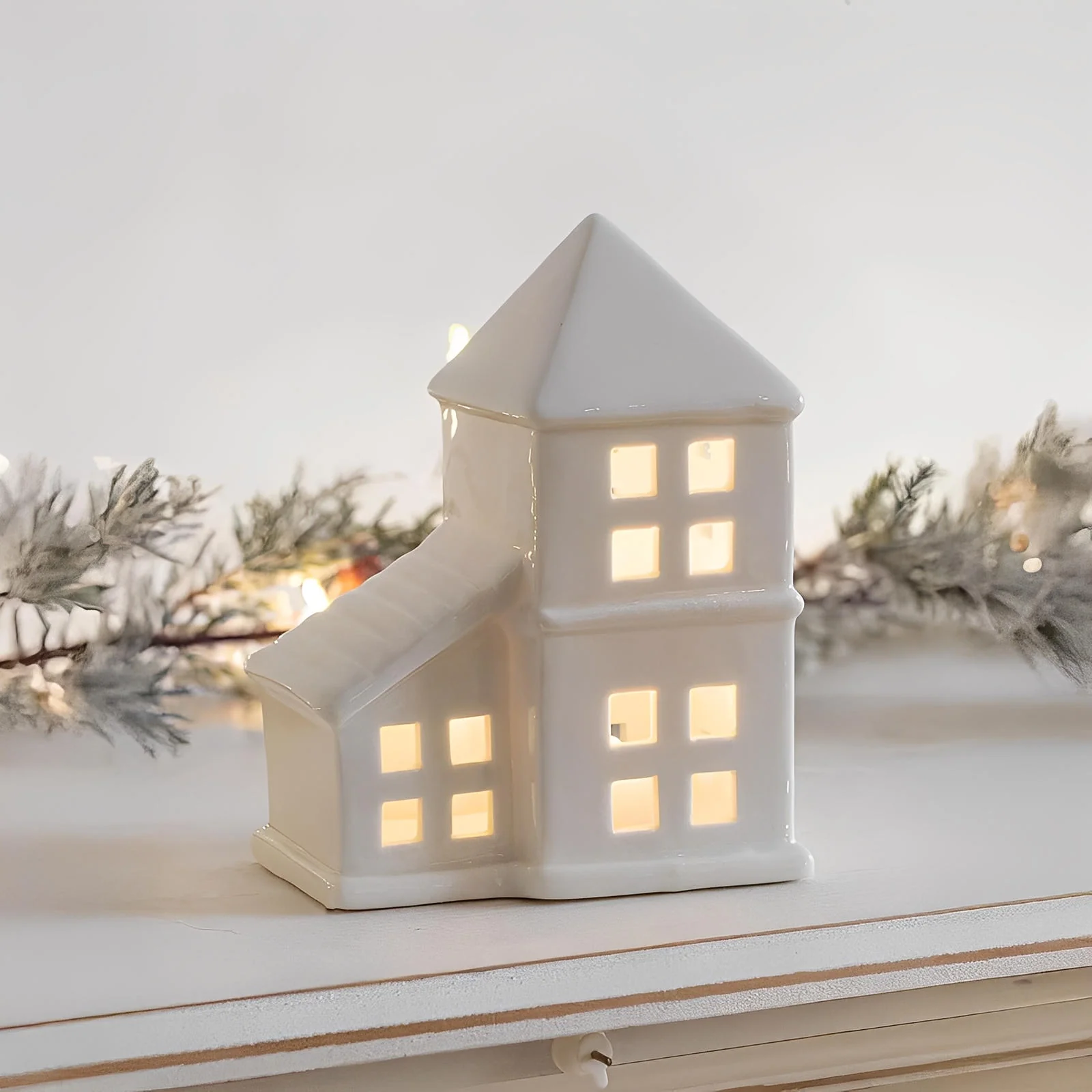 Dale Ceramic Tealight Village - Image 4