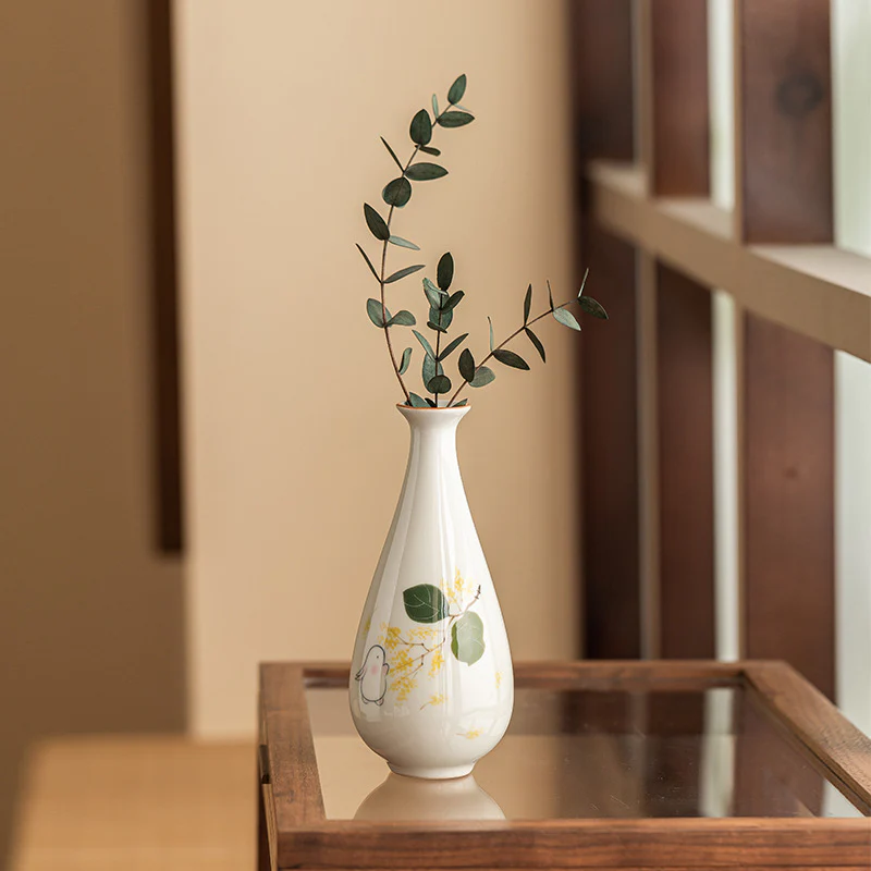 Ema Ivory Ceramic Vase - Image 3