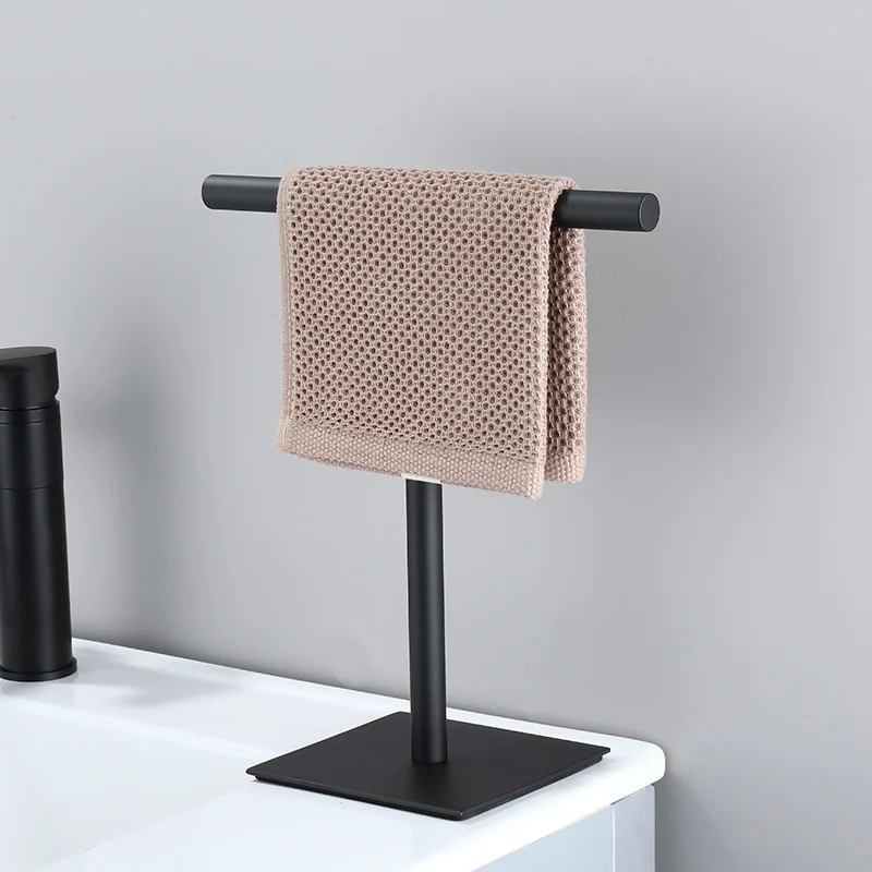 Linden Brass Towel Stand - Image 3