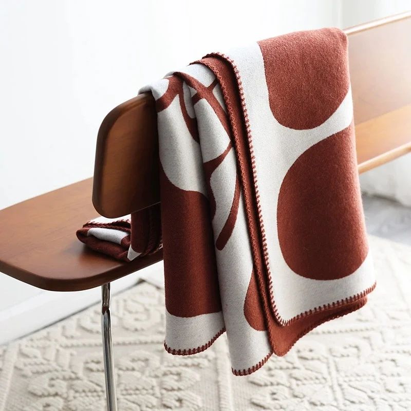 Luno Coral Fleece Blanket