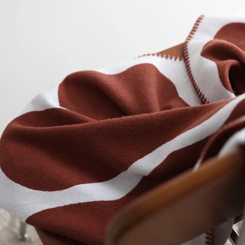 Luno Coral Fleece Blanket - Image 3