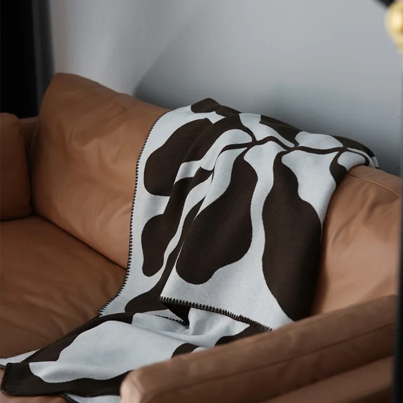 Luno Coral Fleece Blanket - Image 6