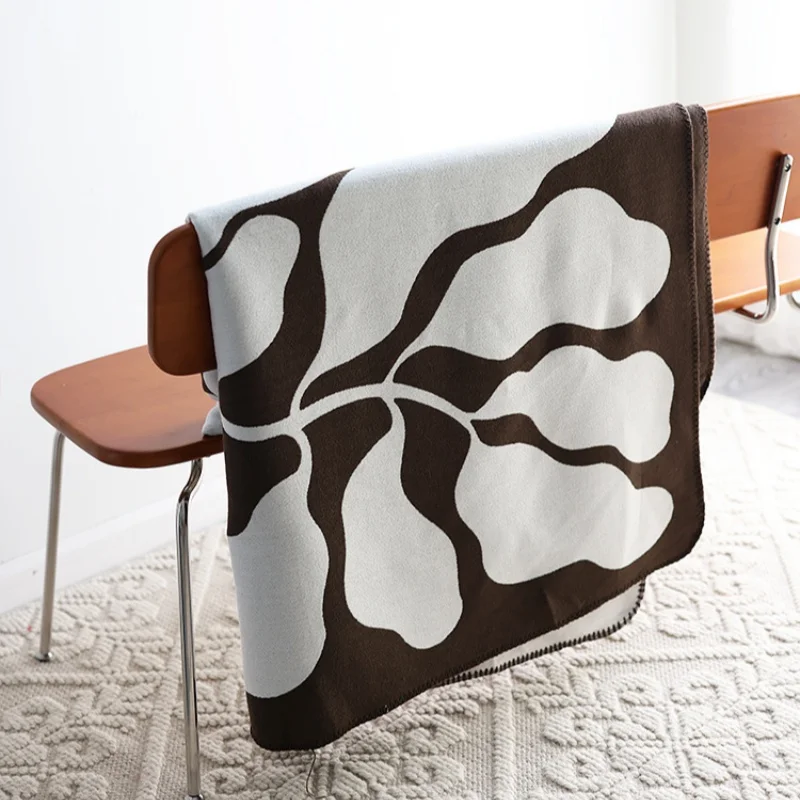 Luno Coral Fleece Blanket - Image 8