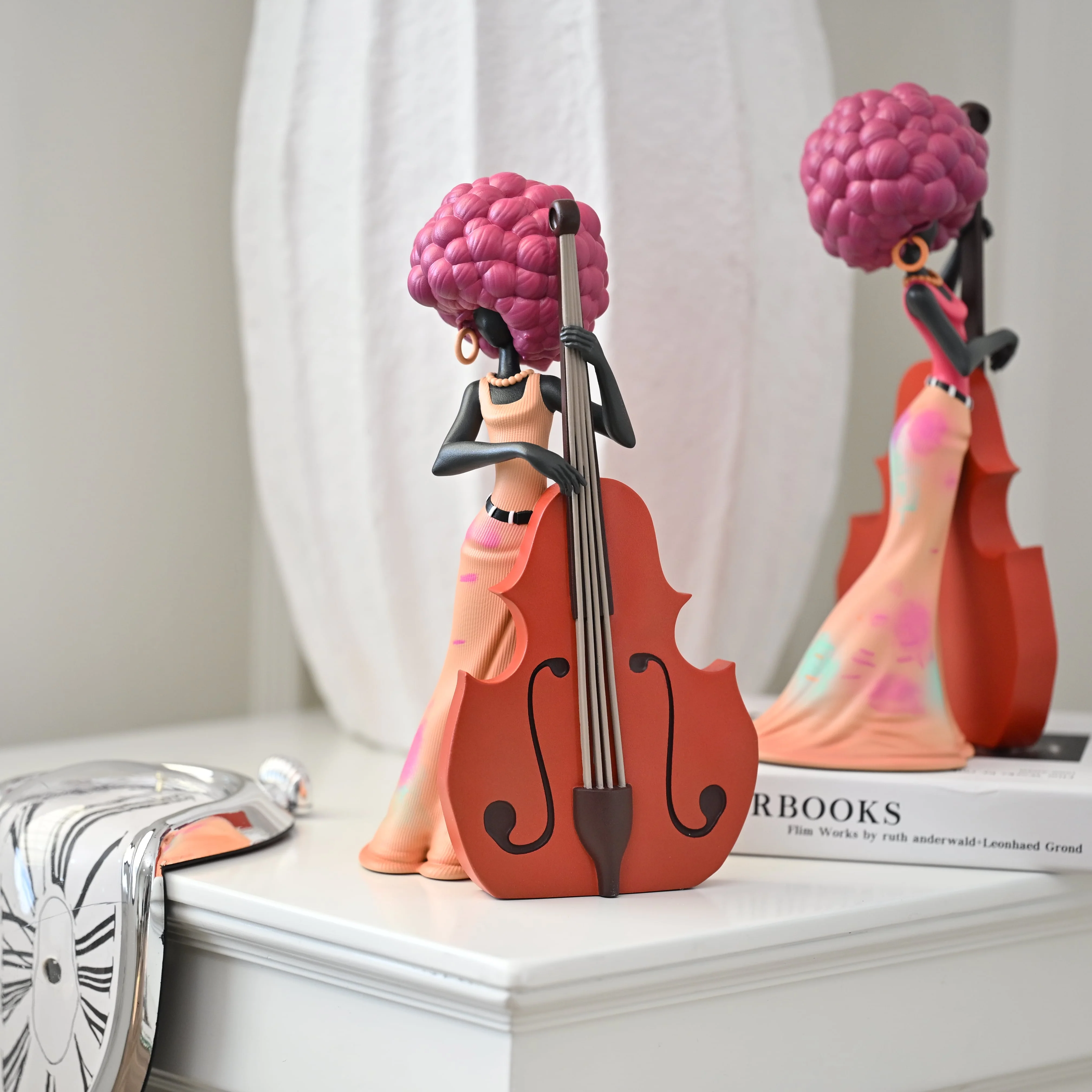 The Soultrain Figurine - Image 3